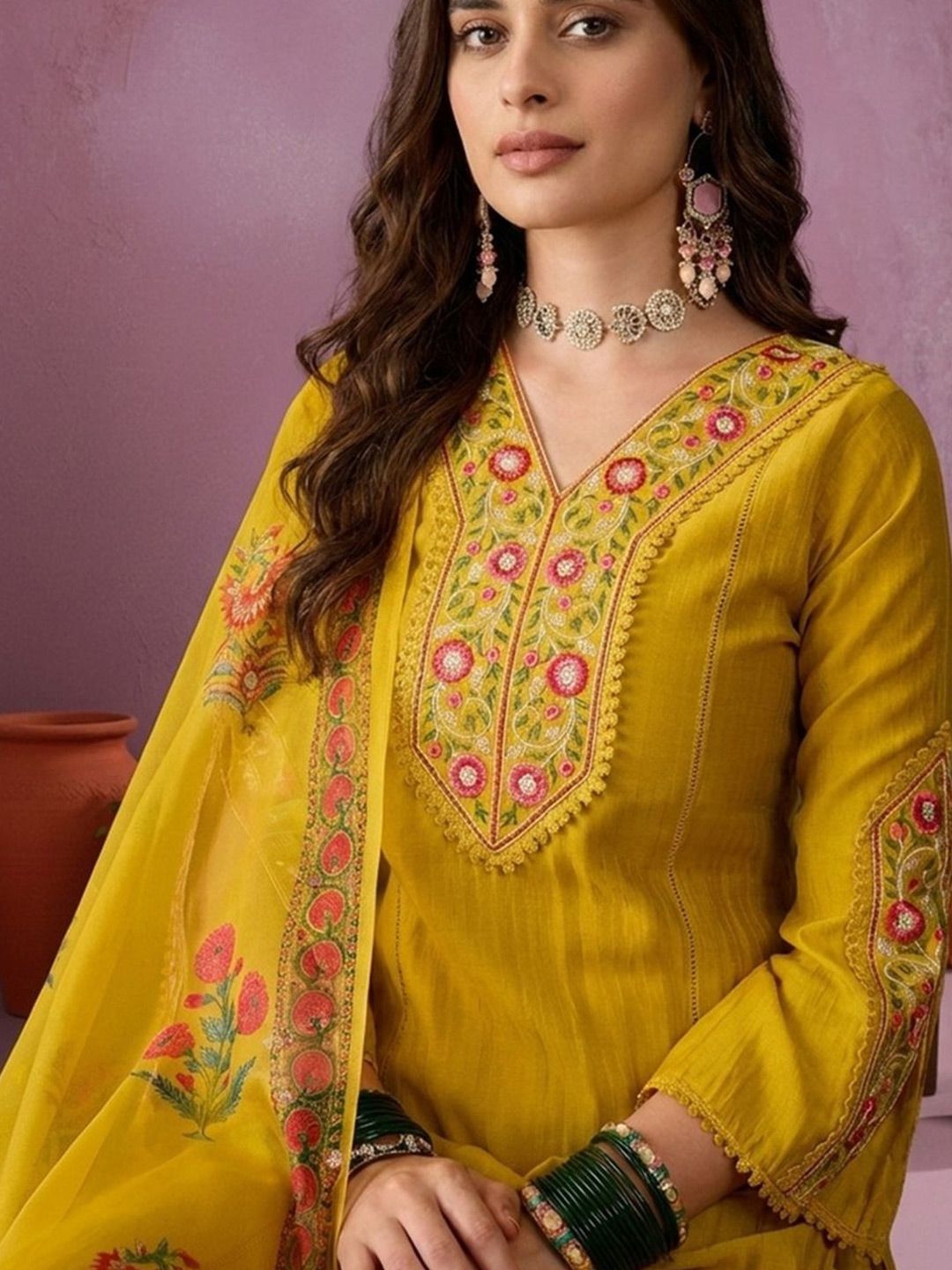 Dhiyona CH Women Floral Embroidered Regular Thread Work Kurta with Trousers & With Dupatta