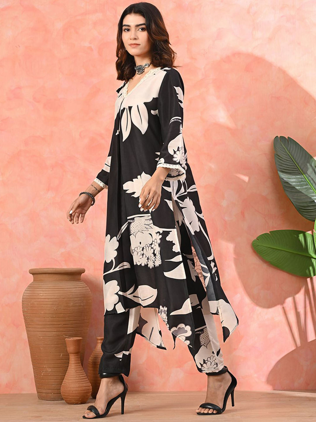 Floral Printed V-Neck A-Line Kurta With Trousers