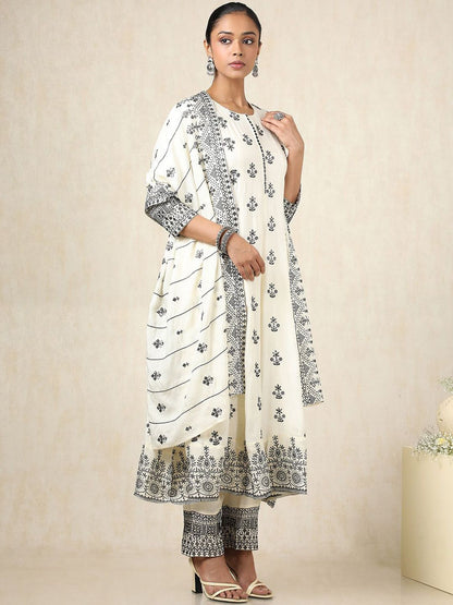 Dhiyona SO Women's Floral Embroidered Thread Work Pure Cotton A-Line Kurta With Trousers