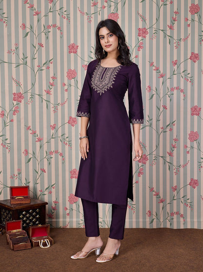 Dhiyona OD  Women Embroidered Side Slits Straight Kurta