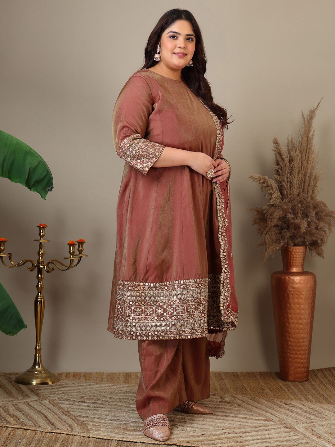 Dhiyona IN Plus Size Floral Embroidered Sequinned Kurta with Palazzos & Dupatta