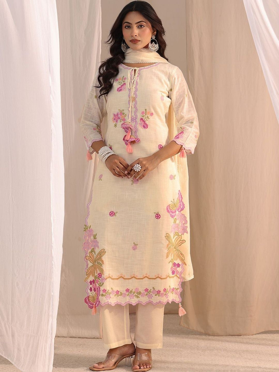 Women Floral Embroidered Regular Thread Work Kurta with Trousers & With Dupatta