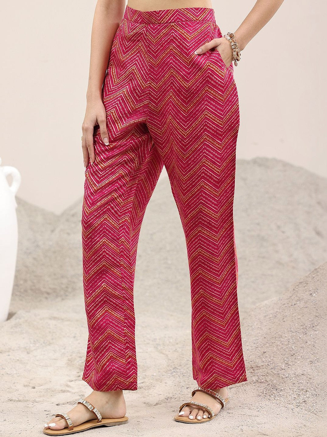 Women Floral Printed Regular Thread Work Kurta with Trousers & With Dupatta