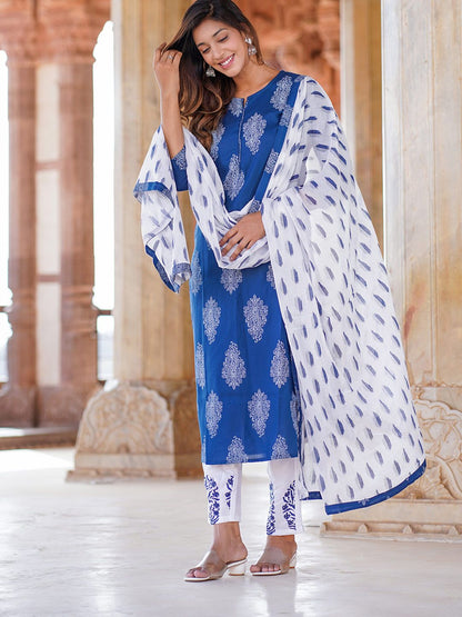 Dhiyona KL Paisley Printed Round Neck Straight Kurta With Trousers And Dupatta