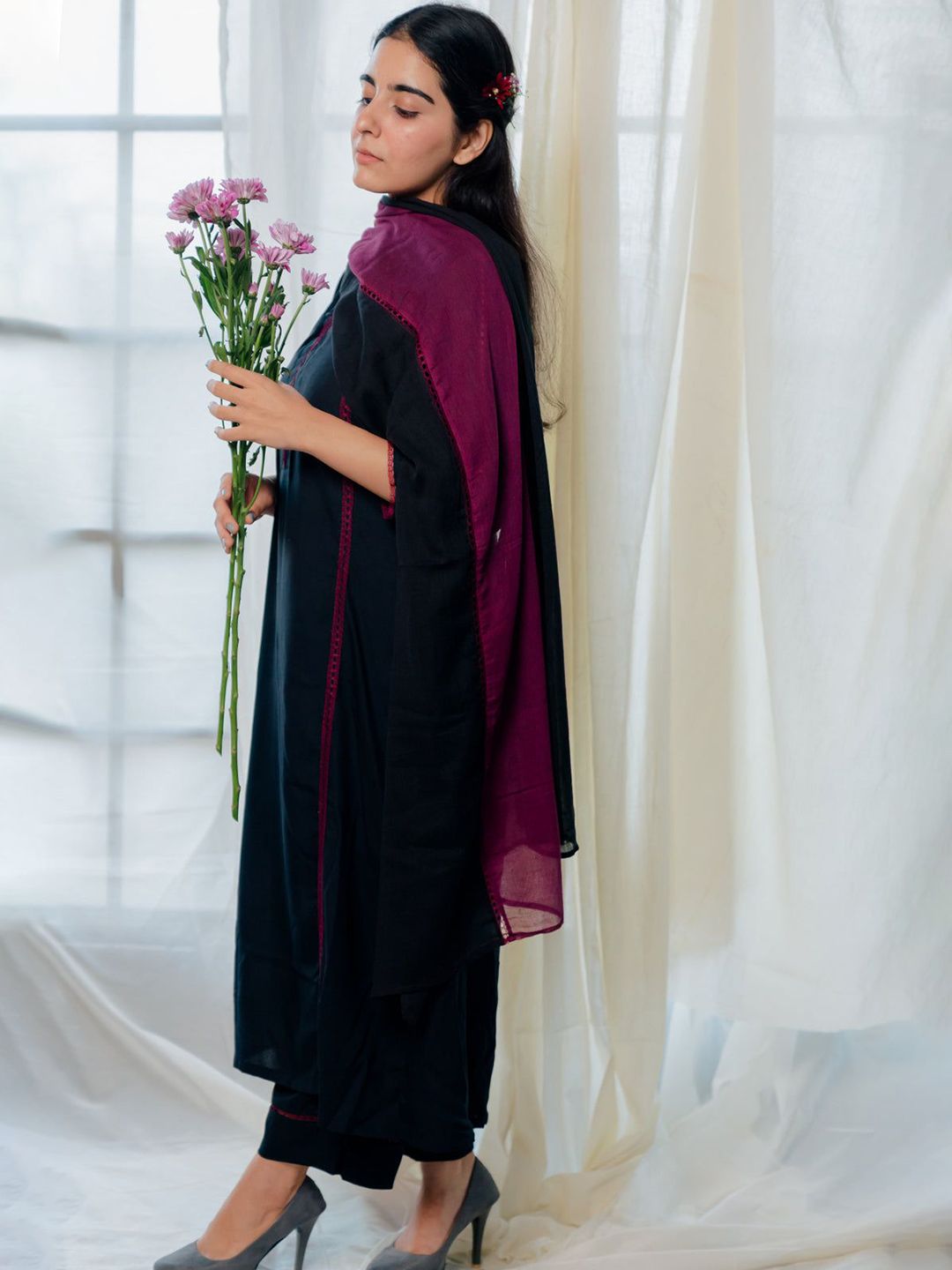 Dhiyona KL V-Neck Straight Panelled Kurta With Palazzos & Dupatta