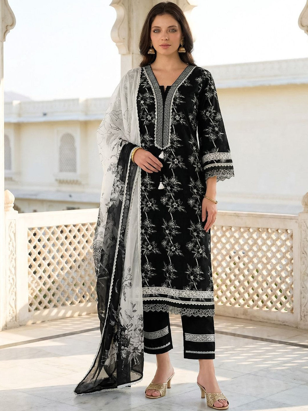 Women Floral Actual Embroidery Regular Thread Work Pure Cotton Kurta Set
