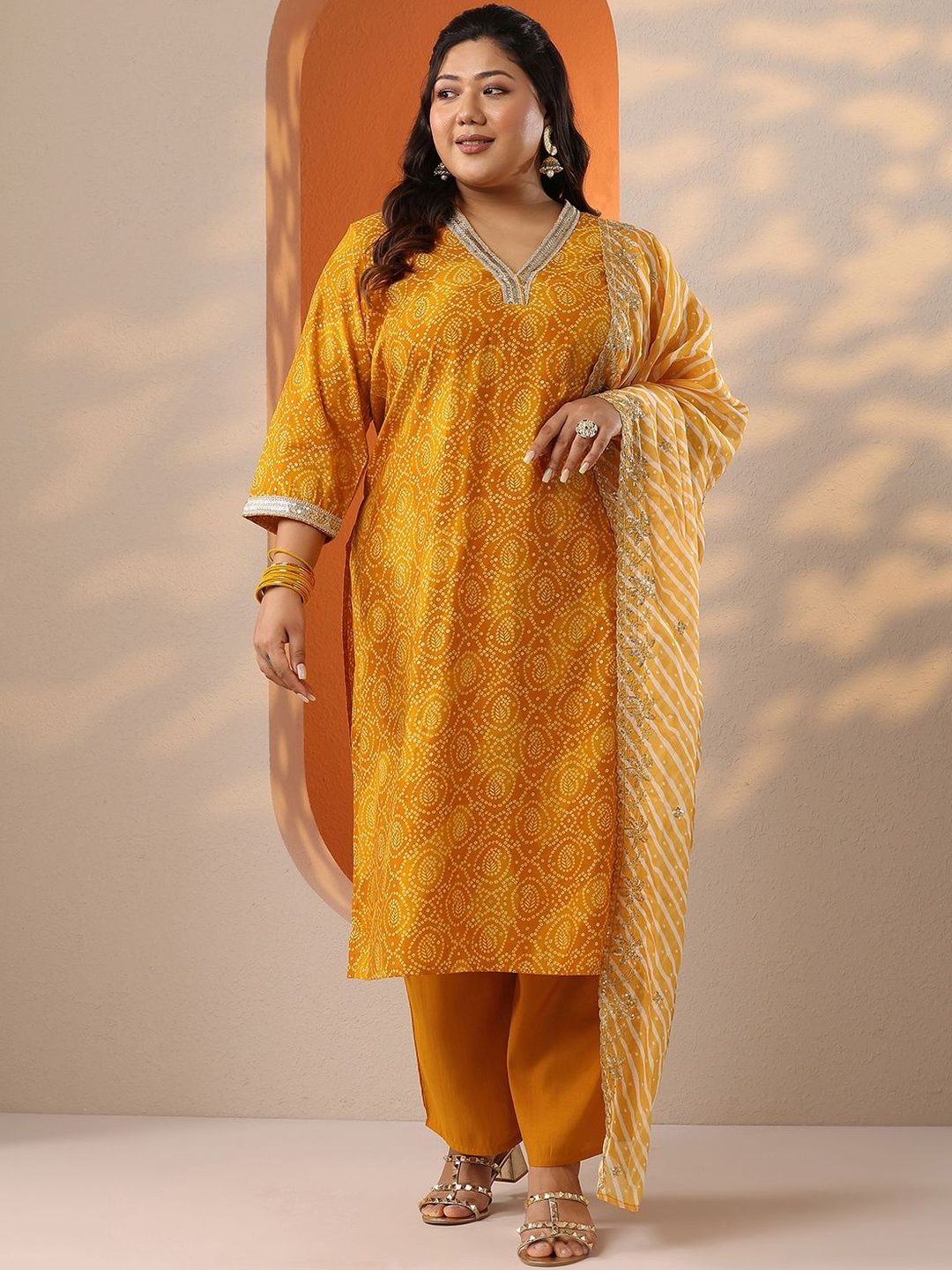 Dhiyona Women's Plus Size Bandhani Printed Straight Kurta With Palazzos & Dupatta