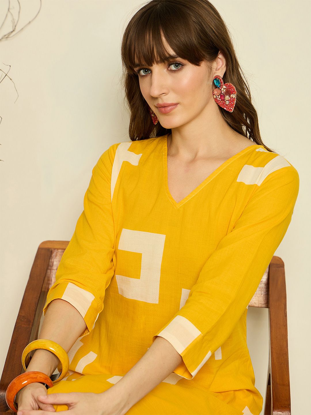 Dhiyona IE Geometric Printed V-Neck A-Line Pure Cotton Kurta with Trousers