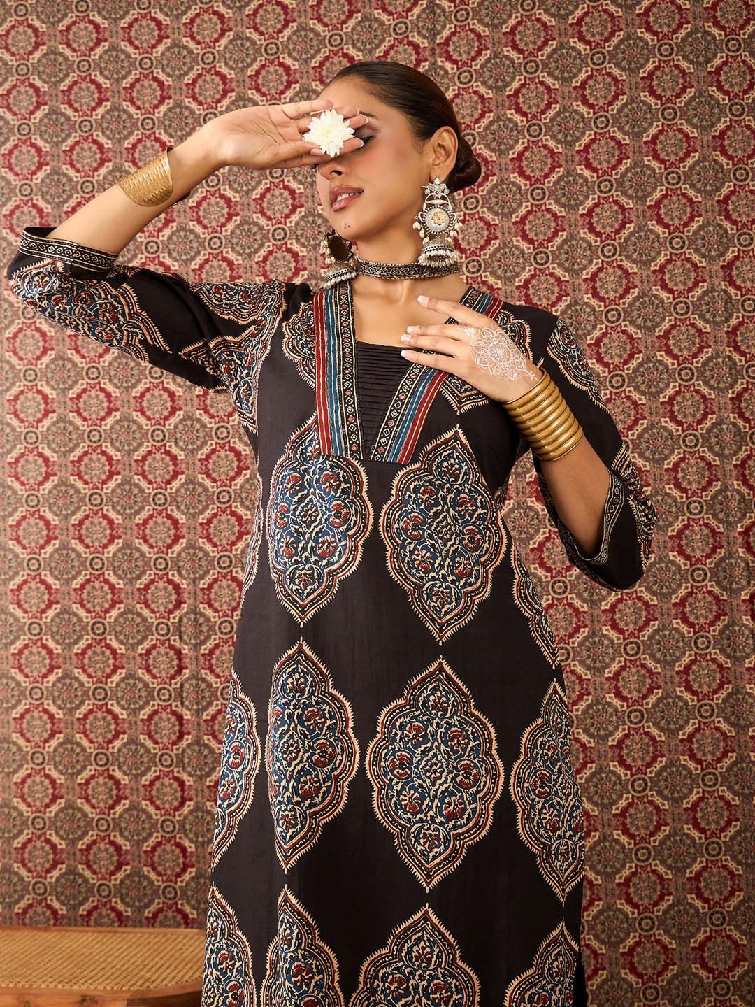 Floral Printed V-Neck Pure Cotton Straight Kurta & Trousers