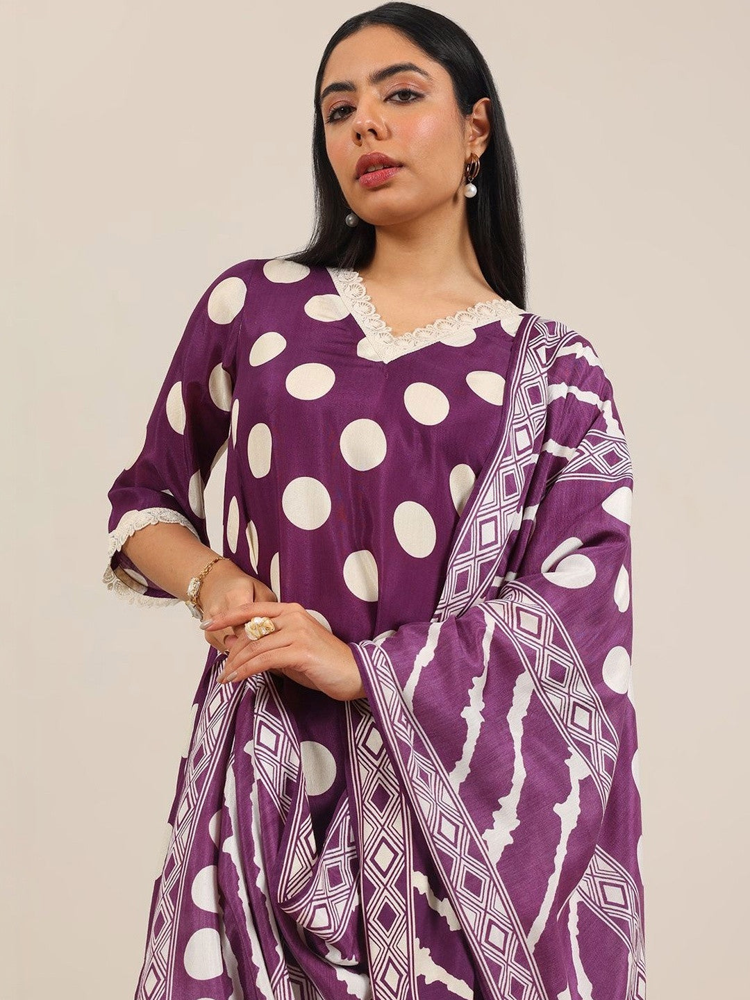Women Floral Printed Regular Kurta with Trousers & With Dupatta