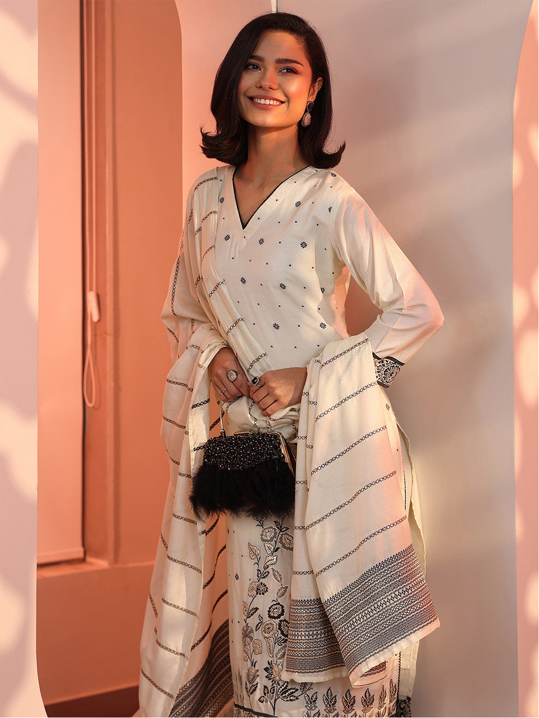 Women Woven Design Embroidered Kurta with Trousers & Dupatta