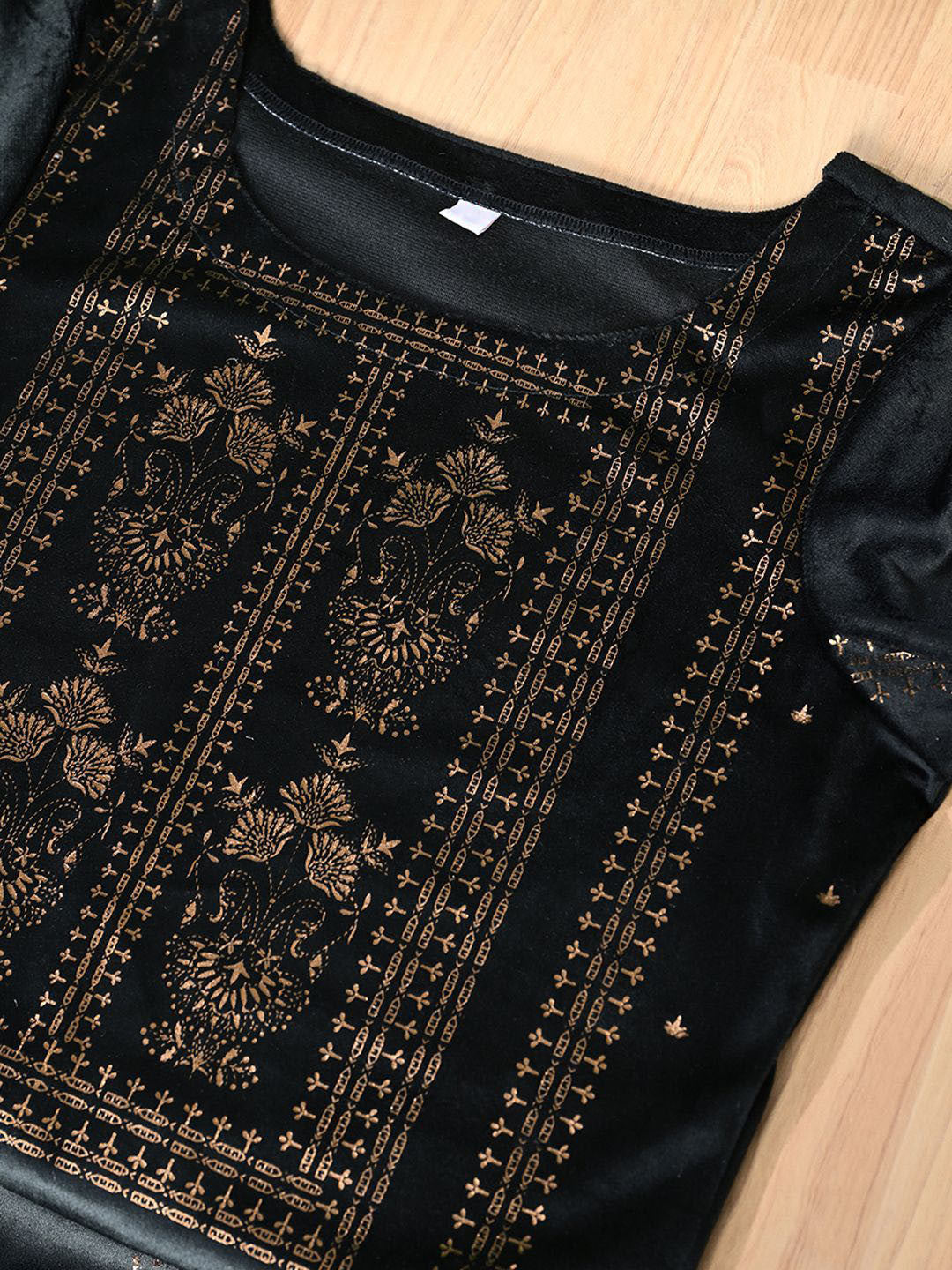 Floral Printed Winter Velvet Straight Kurta & Trouser With Dupatta