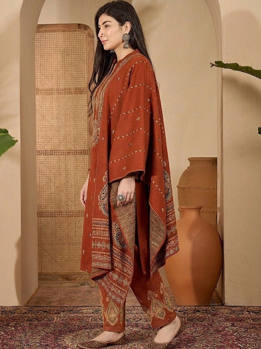 Women Paisley Woven Design Mandarin Collar Straight Kurta With Trousers & Dupatta