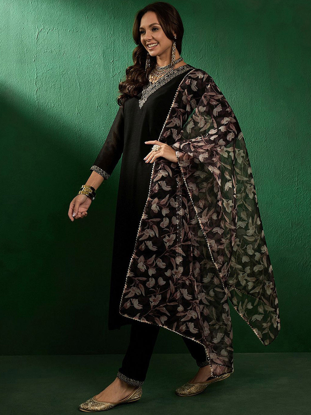 Ethnic Motifs Yoke Design Sequinned V-Neck Straight Kurta With Trouser & Dupatta