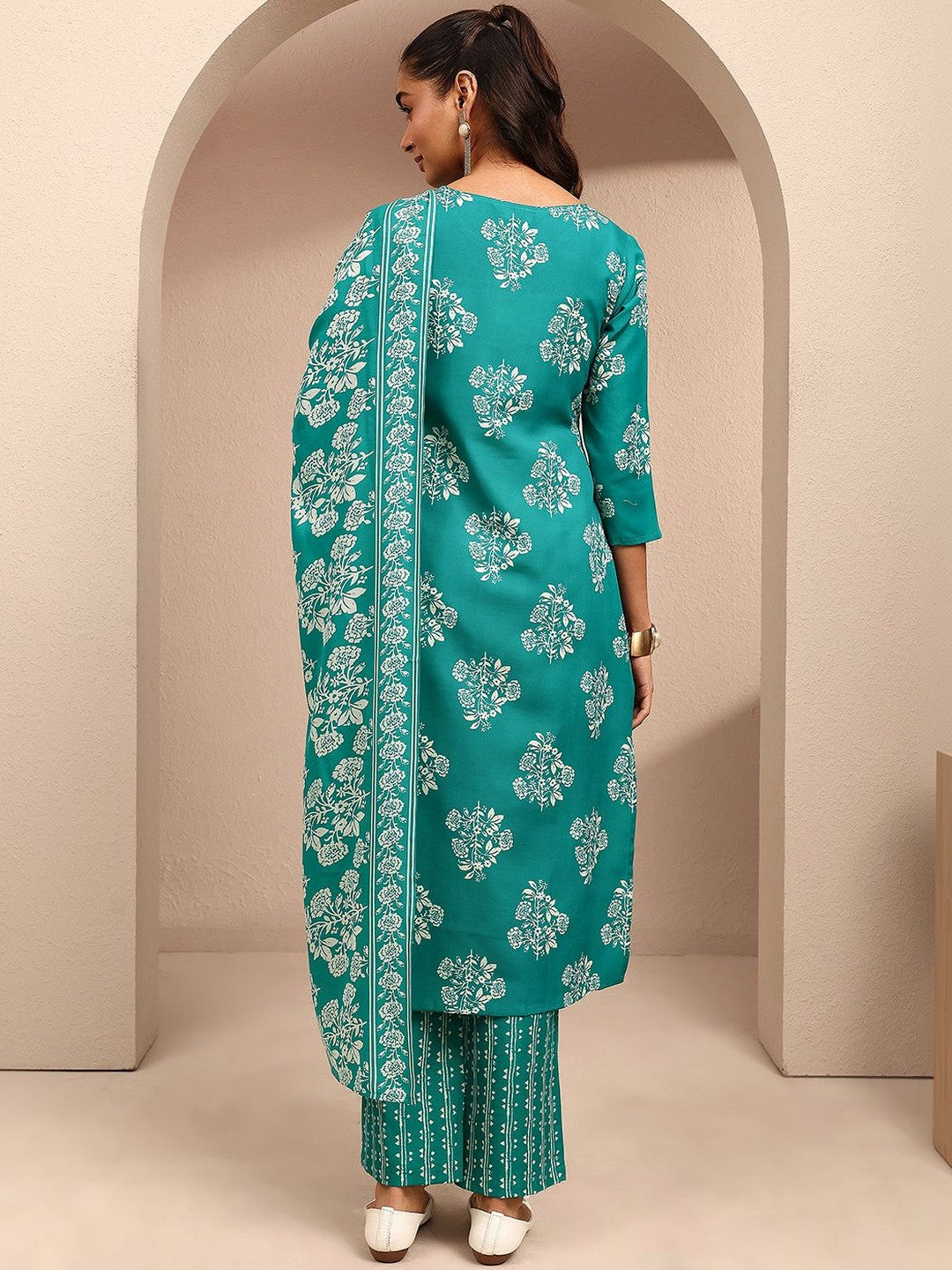 Women Floral Printed Regular Thread Work Kurta with Trousers & With Dupatta