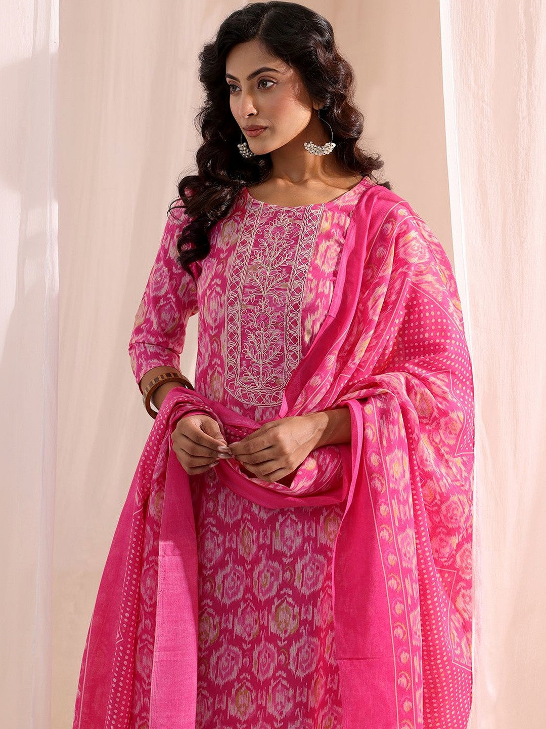 Women Ethnic Motifs Printed Regular Kurta with Trousers & With Dupatta