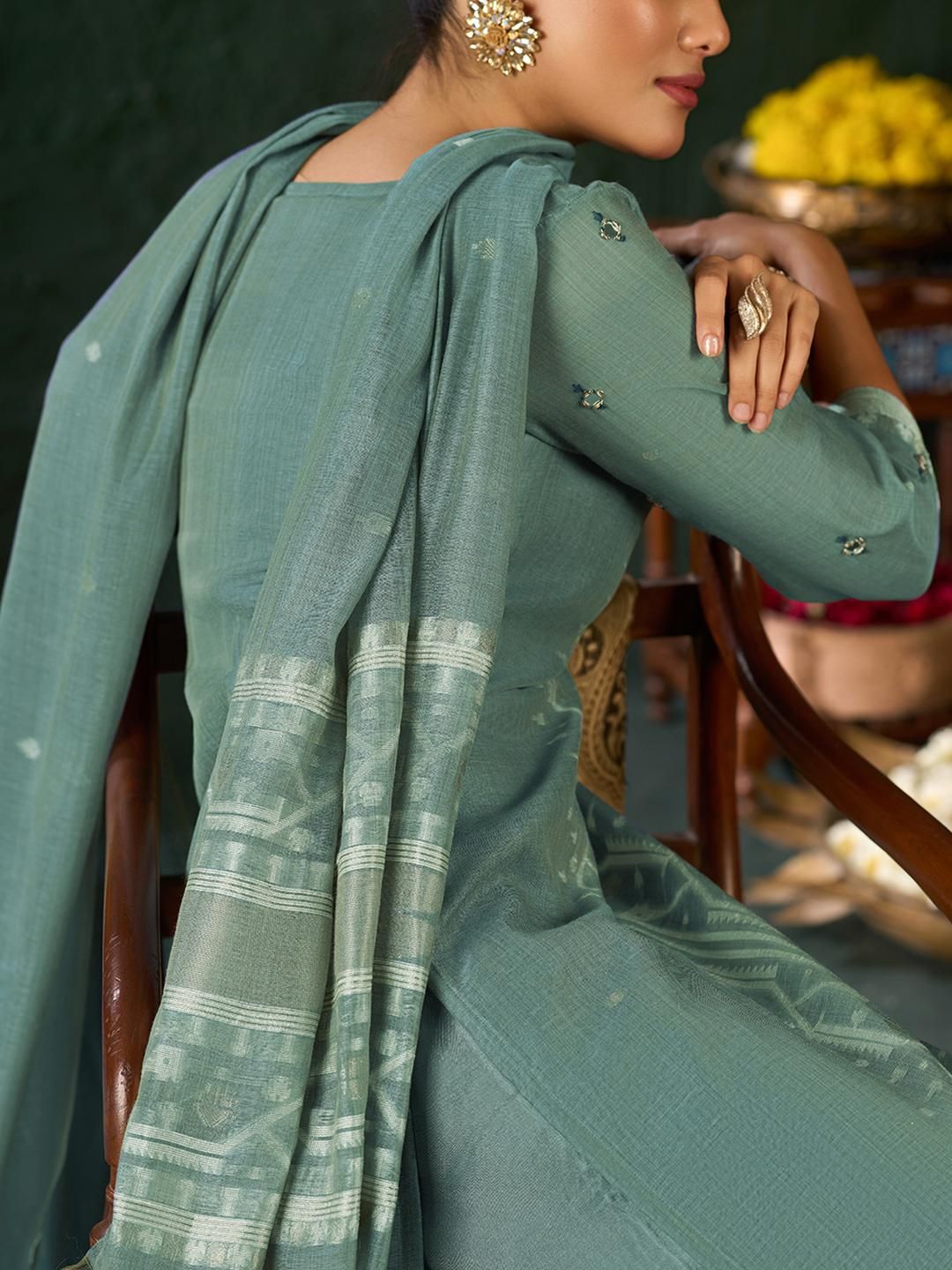 Dhiyona KL Women Embroidered Regular Thread Work Kurta with Palazzos & Dupatta