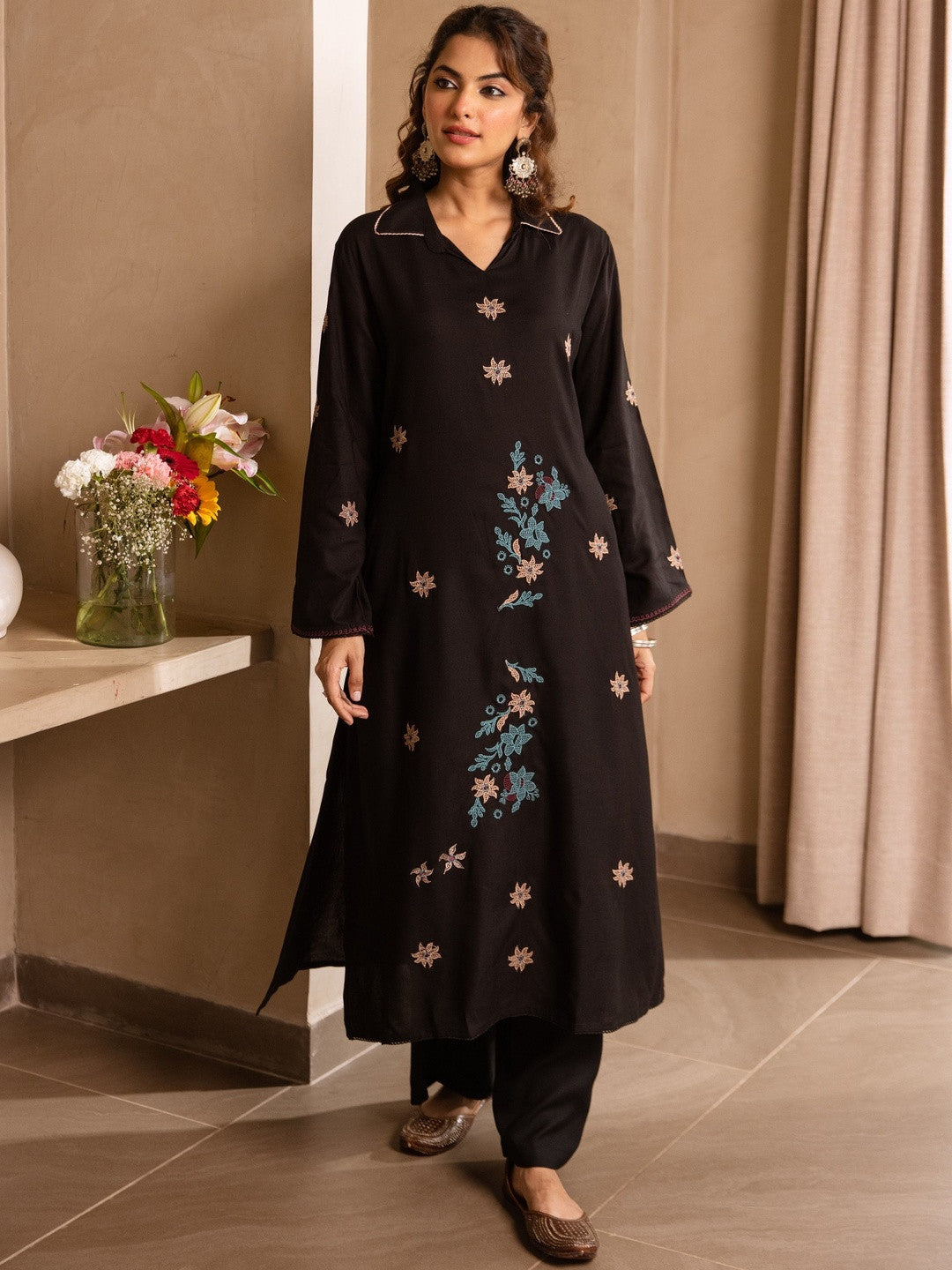 Dhiyona SN Floral Embroidered Shirt Collar Thread Work Kurta With Trousers