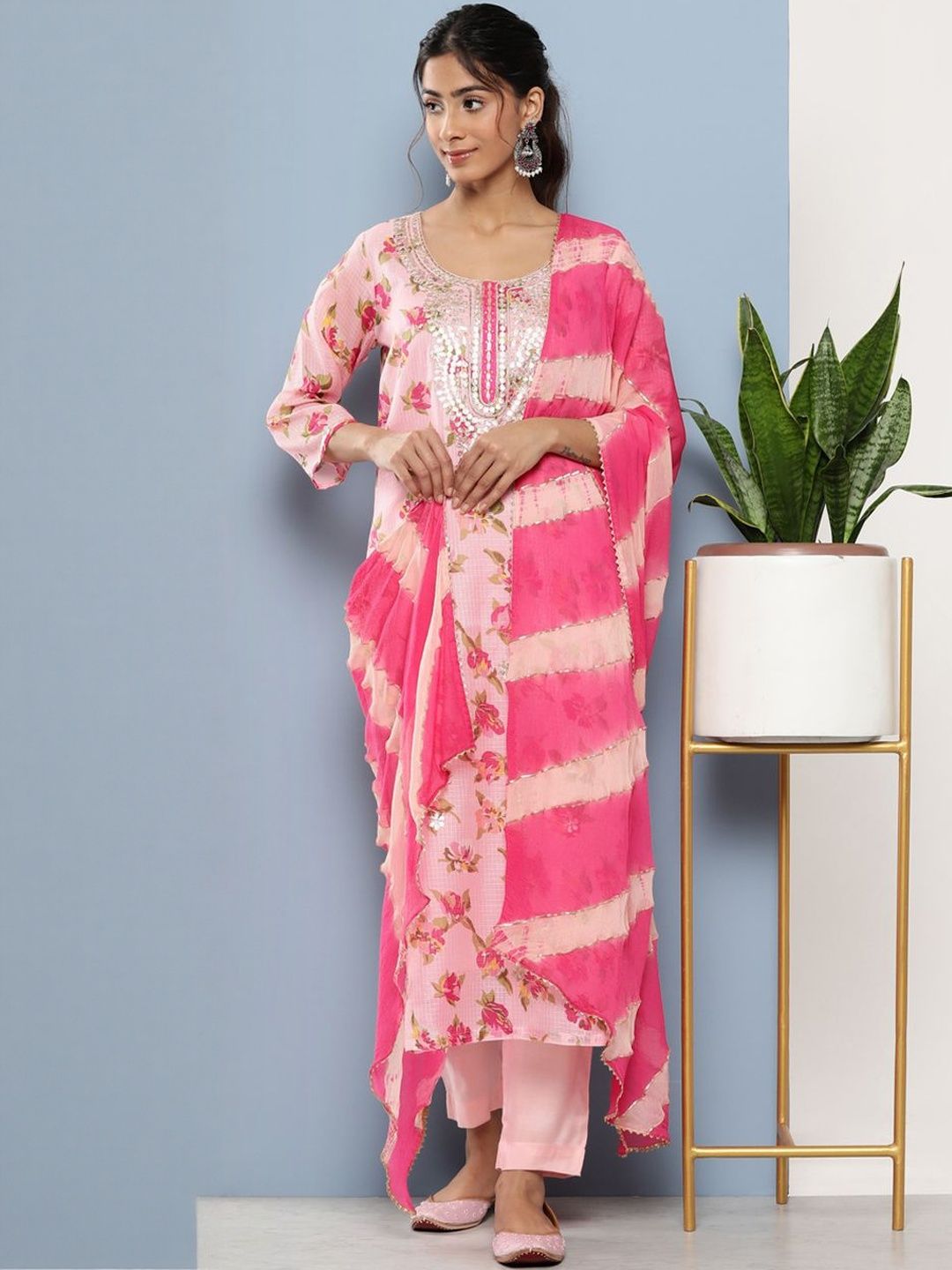 Dhiyona KL Women Pink Floral Printed Regular Mirror Work Pure Cotton Kurta Sets