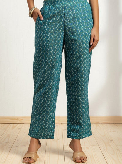 Women Ethnic Motifs Printed Regular Kurta with Trousers & With Dupatta