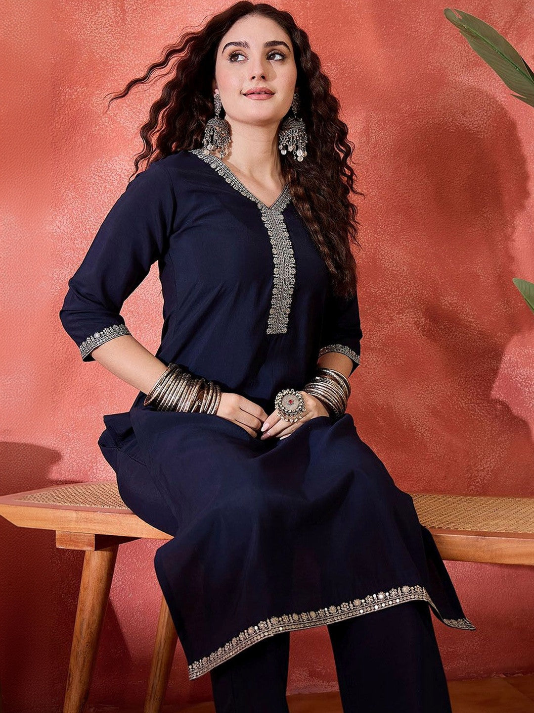Dhiyona SN Women Yoke Design Straight Kurta & Trousers