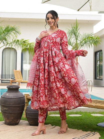 Dhiyona KL Women Floral Printed Gotta Patti V-Neck Empire Kurta with Trouser And Dupatta