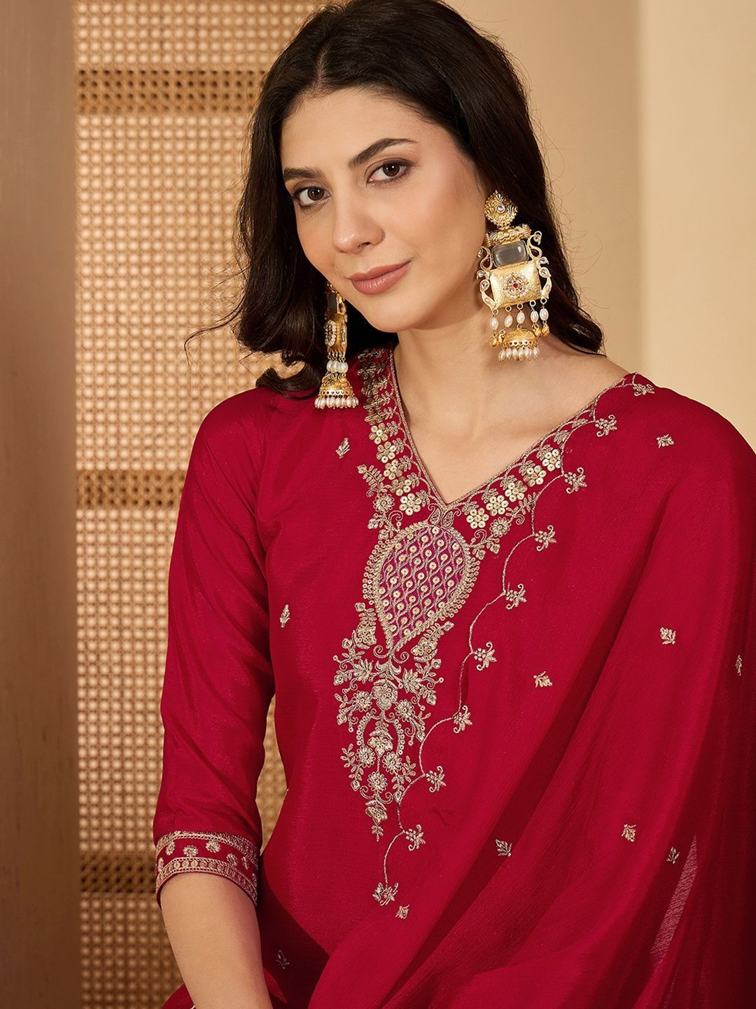 Dhiyona SN Women Floral Embroidered Regular Sequinned Kurta with Palazzos & With Dupatta
