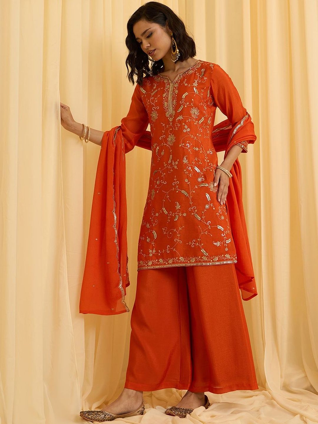 Dhiyona CH Women Sequins Embroidered Kurta Set