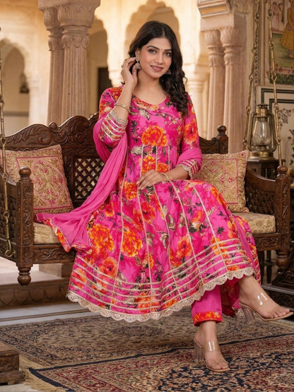 Women Kurta Pant Dupatta Set