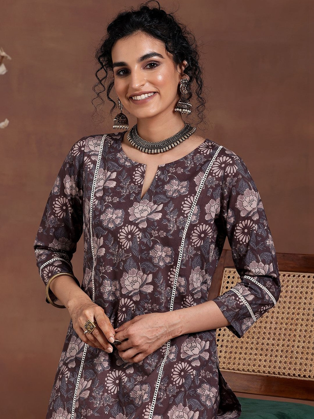 Women Floral Printed Regular Kurta with Trousers