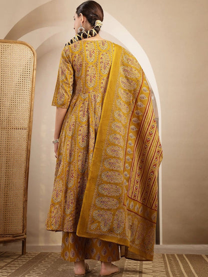 Women Ethnic Motifs Printed Angrakha Kurta with Trousers & With Dupatta