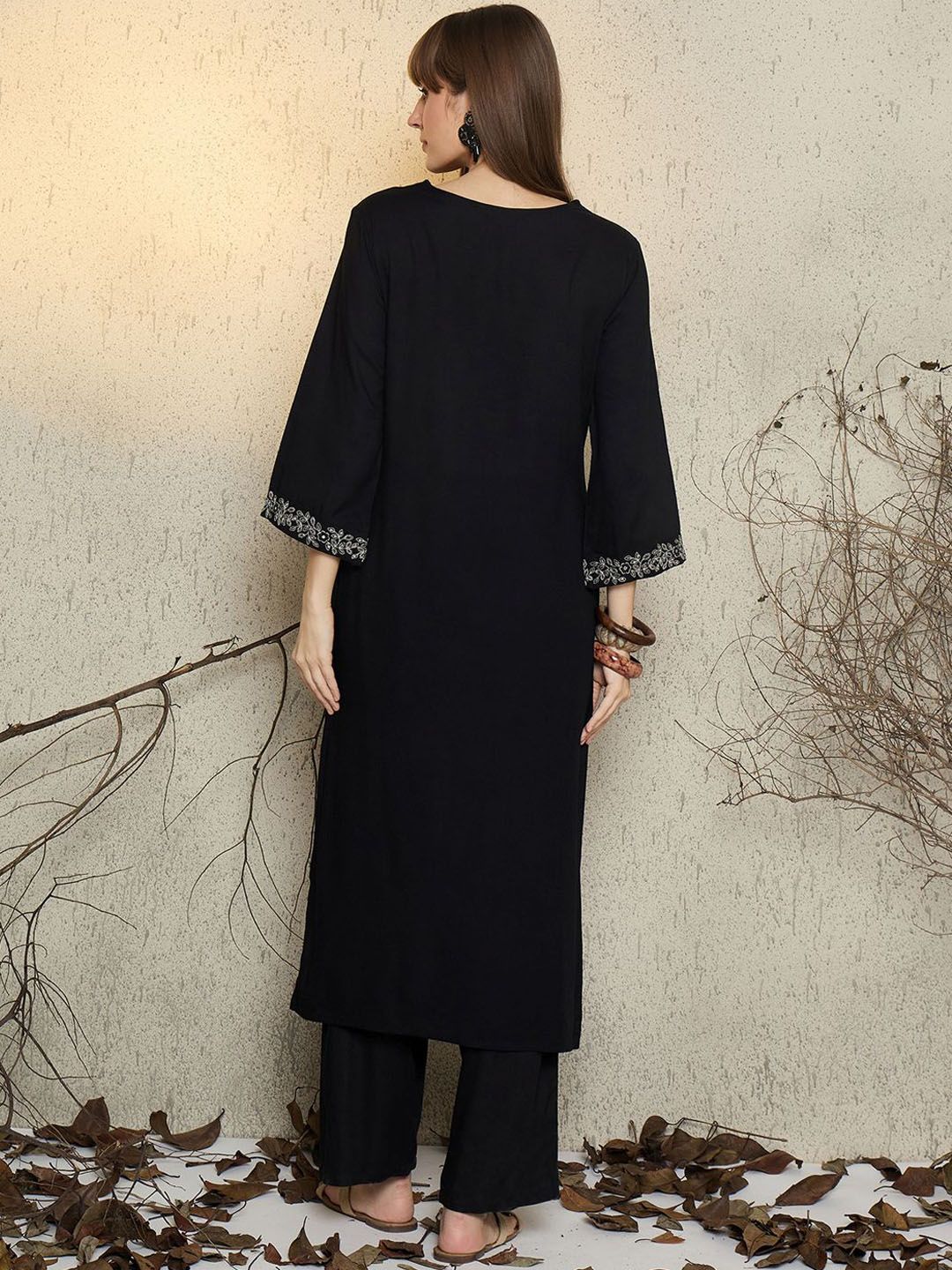Dhiyona IE Women Embroidered V-Neck Top and Trousers Co-Ords