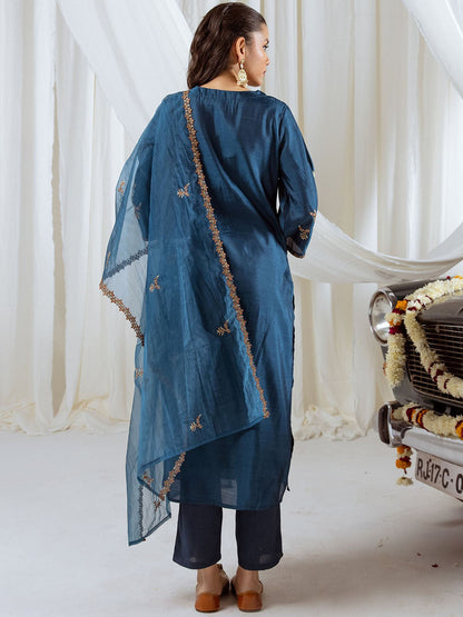Floral Embroidered Thread Work Round Neck Kurta With Trousers & Dupatta