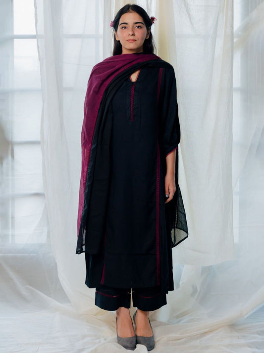 Dhiyona KL V-Neck Straight Panelled Kurta With Palazzos & Dupatta