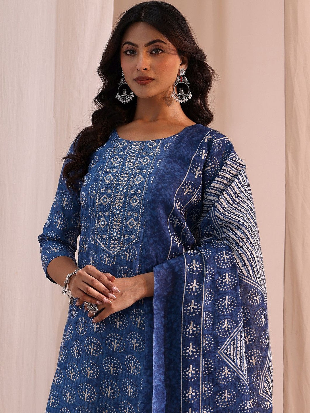 Women Ethnic Motifs Printed Regular Kurta with Trousers & With Dupatta