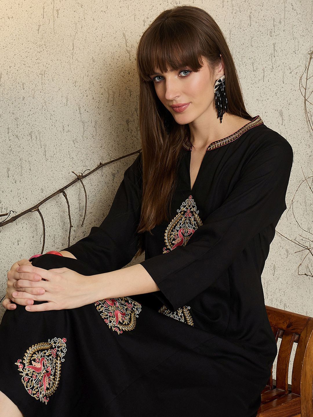 Dhiyona IE Ethnic Motifs Embroidered Mandarin Collar A-Line Thread Work Kurta With Trouser