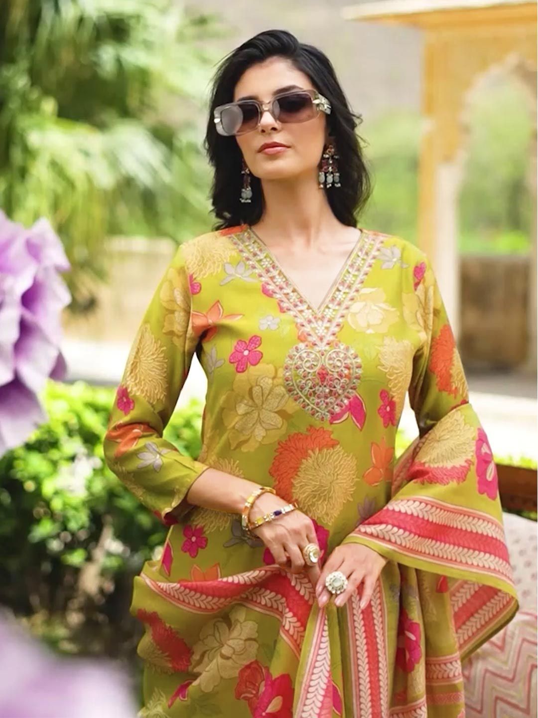 Dhiyona KL Women Floral Embroidered Regular Kurta with Trousers & Dupatta
