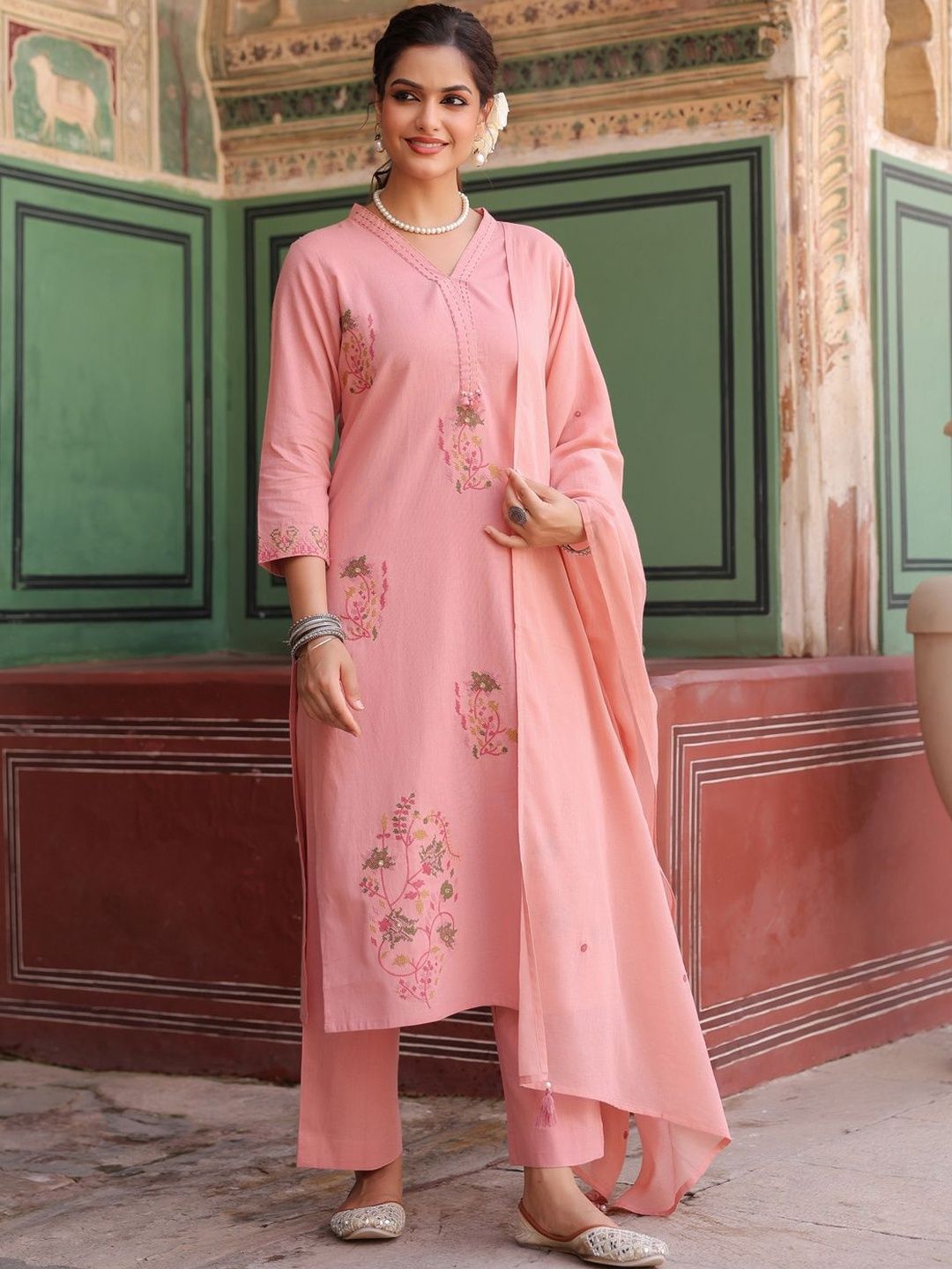 Dhiyona RR Women's Floral Embroidered Thread Work Pure Cotton Kurta With Trousers & Dupatta