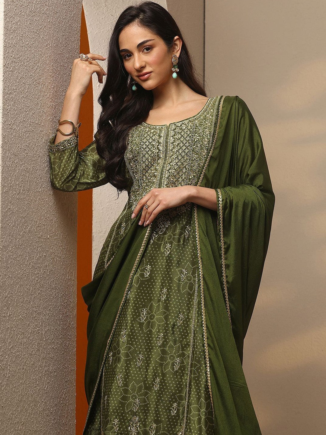 Ethnic Motifs Embroidered Thread Work Kurta With Palazzos & Dupatta