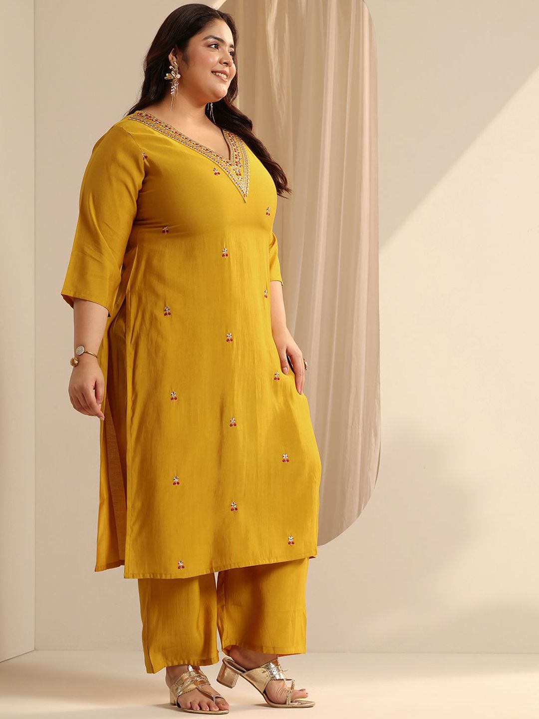 Dhiyona Women's Plus Size Embroidered Kurta with Trousers & Dupatta