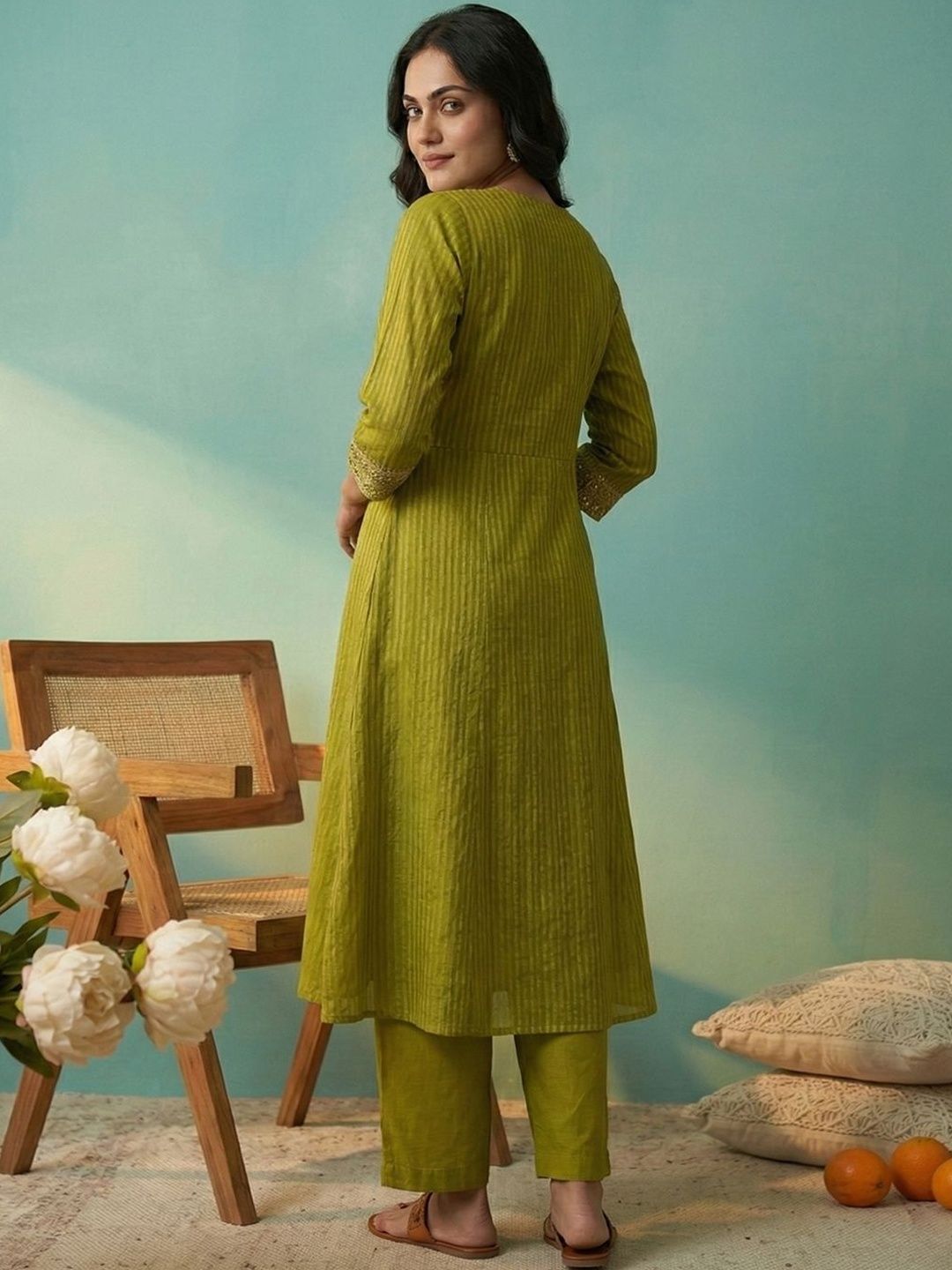 Dhiyona CH Women Layered Thread Work Kurta with Trousers