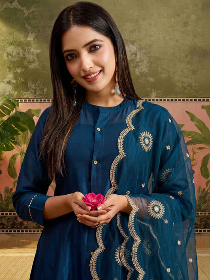 Round Neck Kurta & Trousers With Dupatta Set