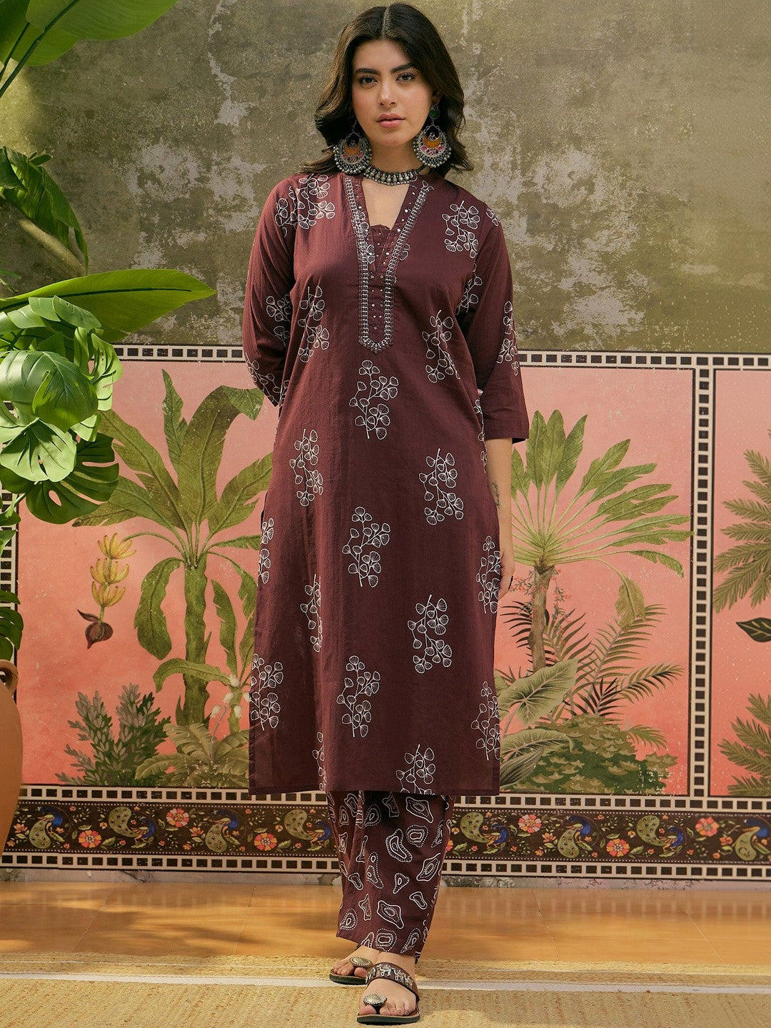 Floral Printed V-Neck Straight Kurta & Trousers With Dupatta
