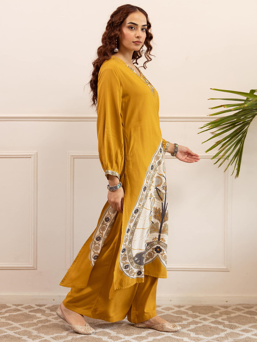 Women Floral Printed Regular Sequinned Kurta with Palazzos
