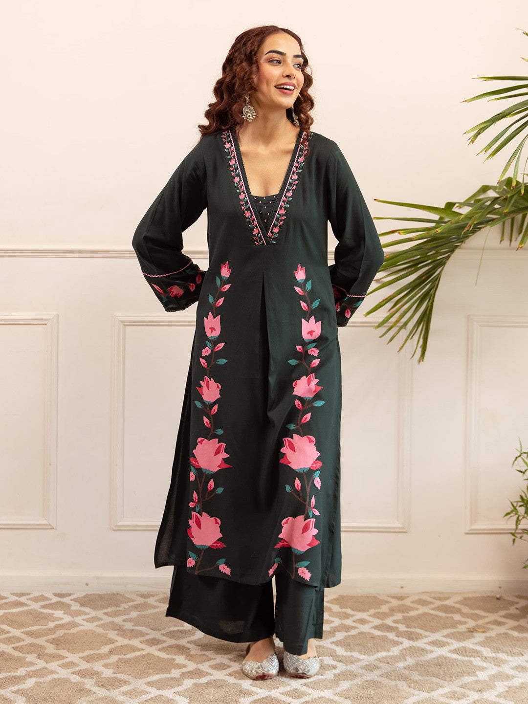 Dhiyona SN Floral Printed Square Neck Thread Work Kurta With Palazzos
