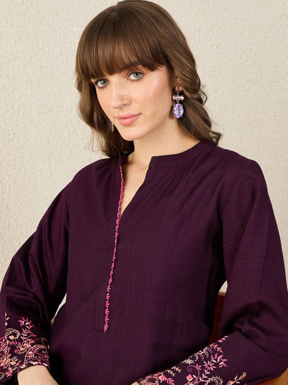 Floral Embroidered Mandarin Collar Thread Work Straight Kurta & Trousers