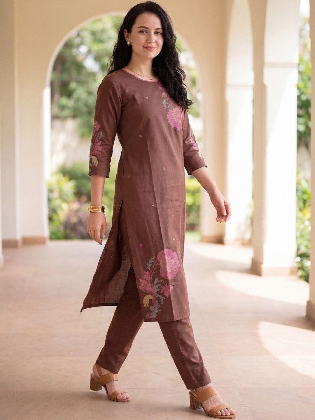 Women Floral Embroidered Regular Thread Work Kurta with Trousers