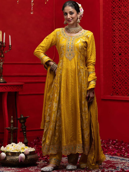 Dhiyona CH Women Zari Embroidered Mirror Work Kurta With Trousers & With Dupatta