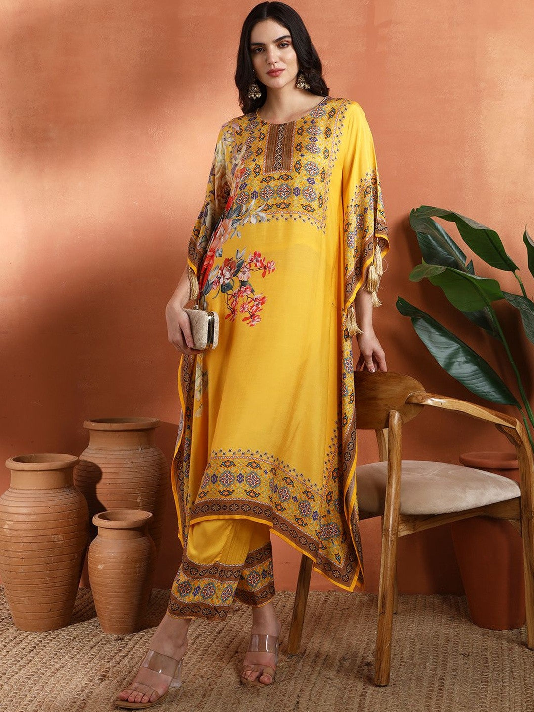 Dhiyona SN Floral Printed Round Neck Kaftan Kurta With Trousers
