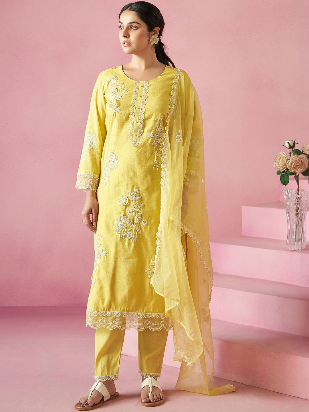 Women Ethnic Motifs Embroidered Regular Thread Work Kurta with Trousers & With Dupatta